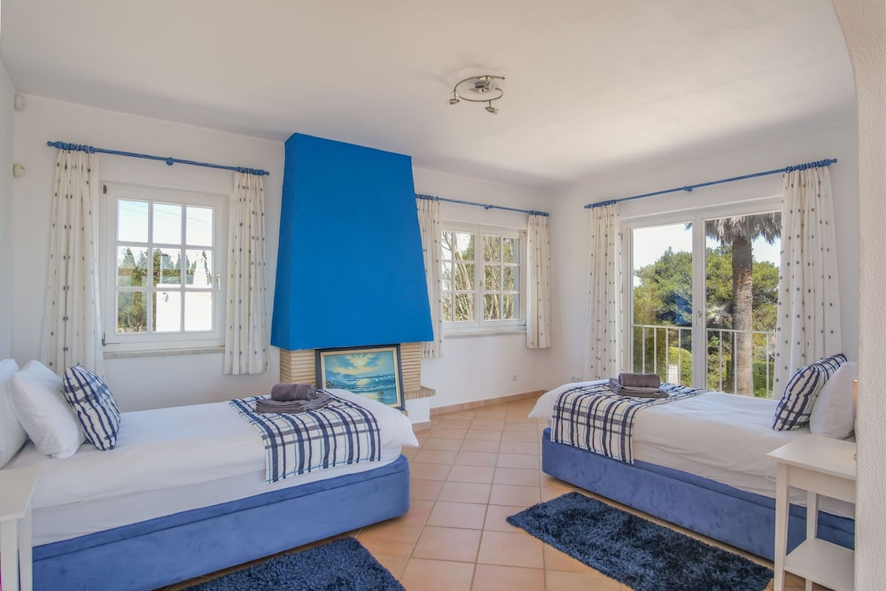 Vale Verde in Lagos With 6 Bedrooms and 4 Bathrooms