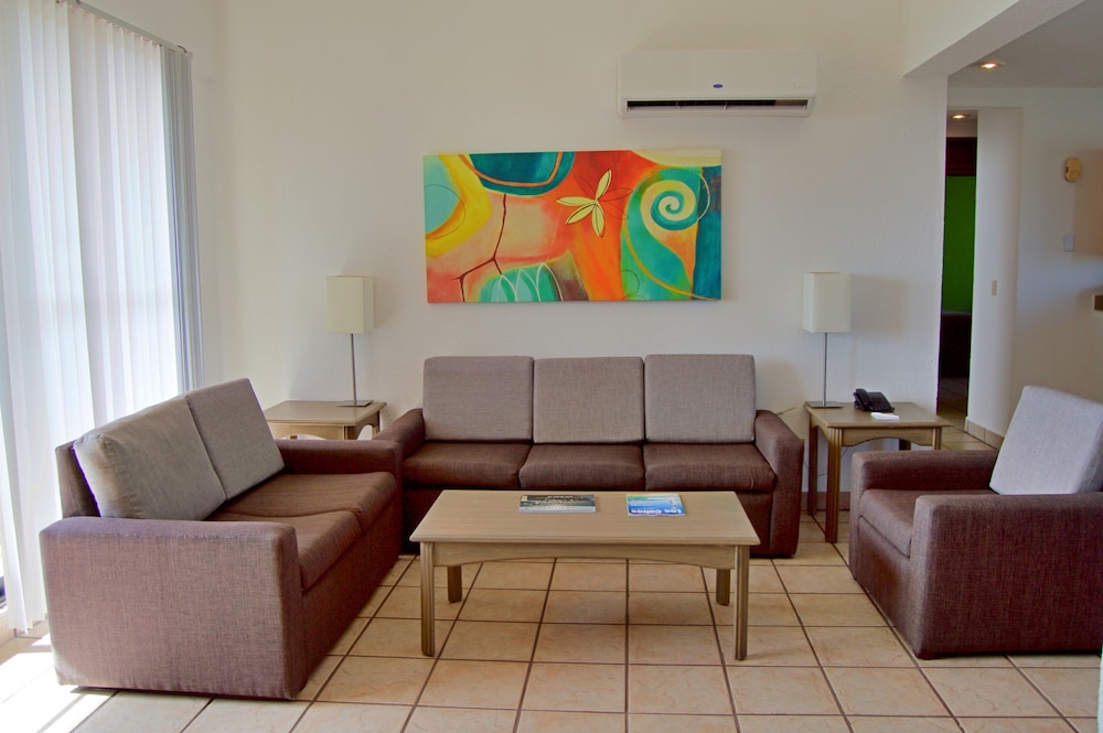 Sunrock Hotel and Suites