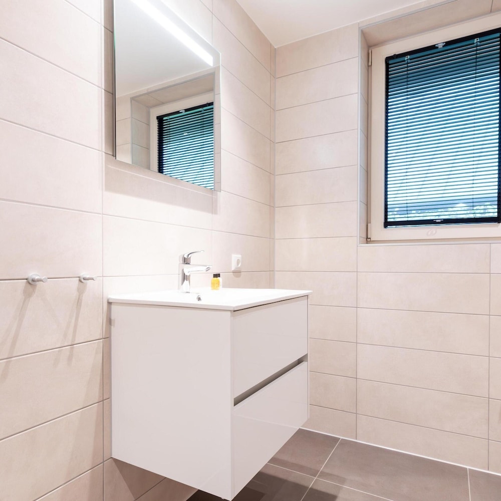Forest Villa With Hot Tub & Sauna 8 Persons