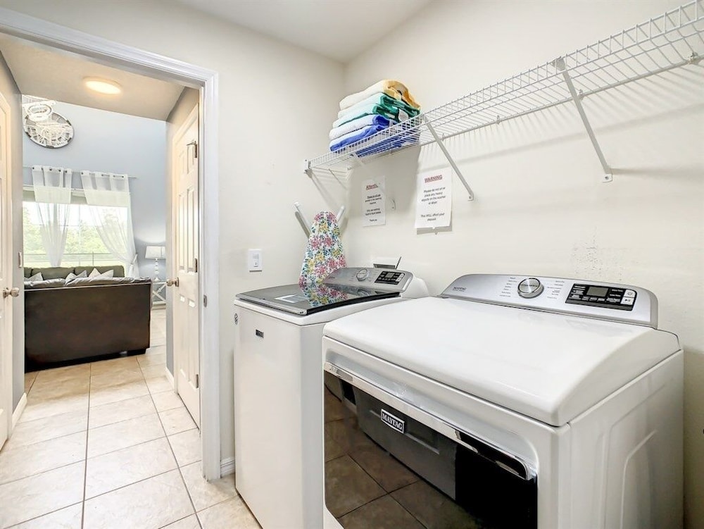 Elegant Emerald Island Getaway Pool, Spa & Games Close To Disney! 7 Bedroom Villa