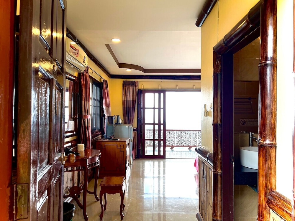Maesalong Villa