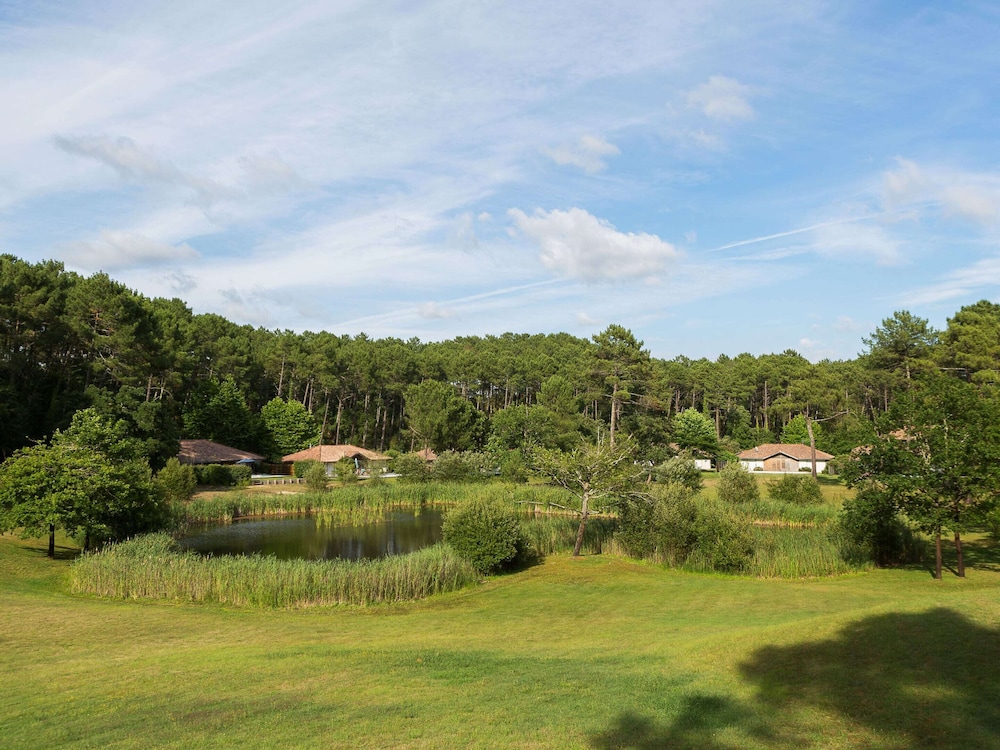 Villa With Large Garden Near Etang de Laprade