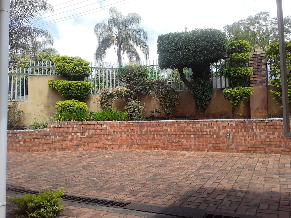 Vuya Nathi Bed & Breakfast