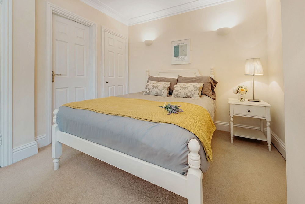 Douglas House view 5