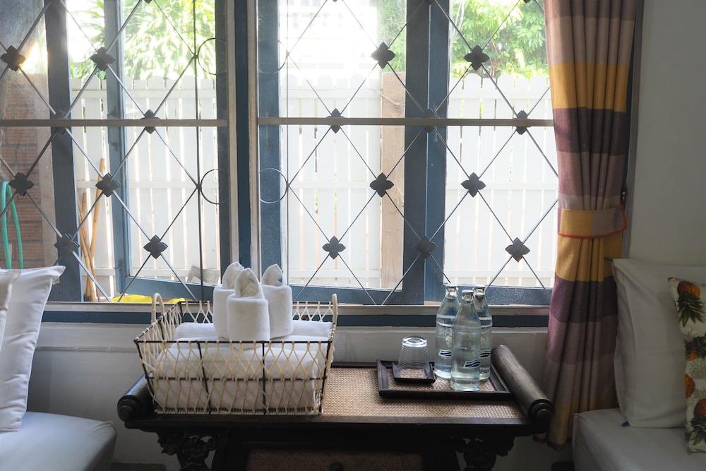 Stay With Me Guesthouse