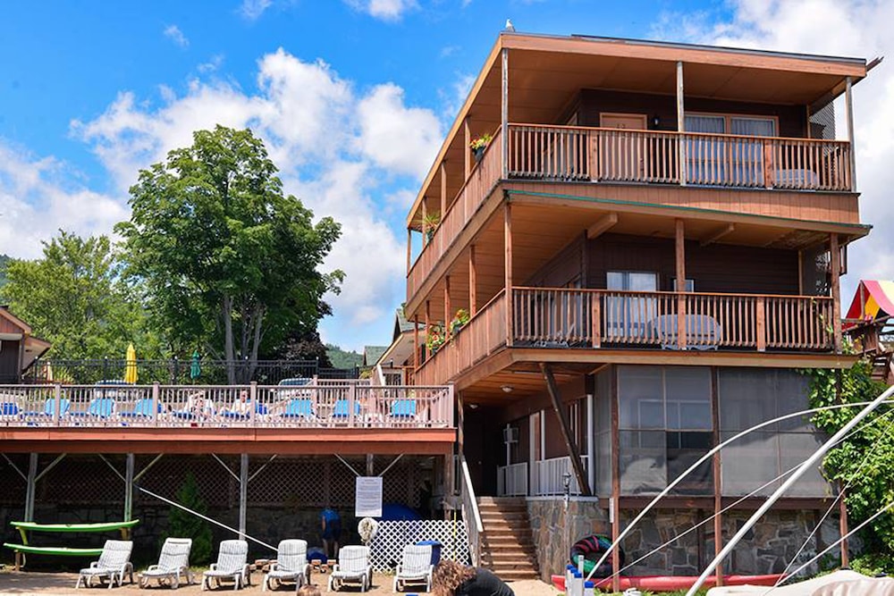 Lake Crest Inn