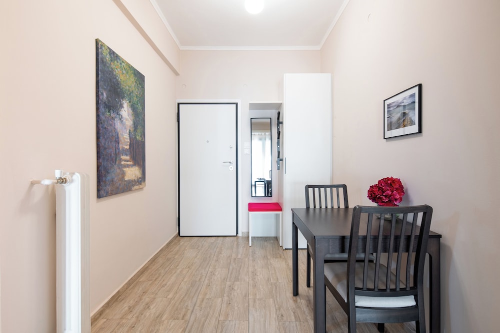 Selany's Chic Apt in the Heart of Athens