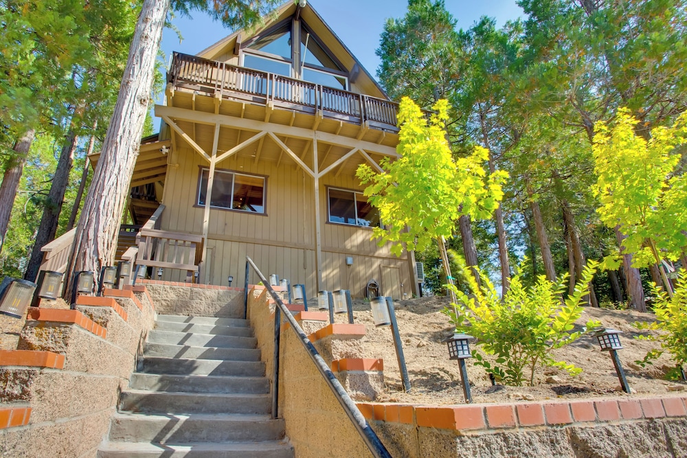 Designer A-frame in Lake Arrowhead w/ Game Room view 4
