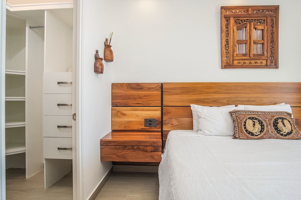 Sensational 2 Bedroom Condominium