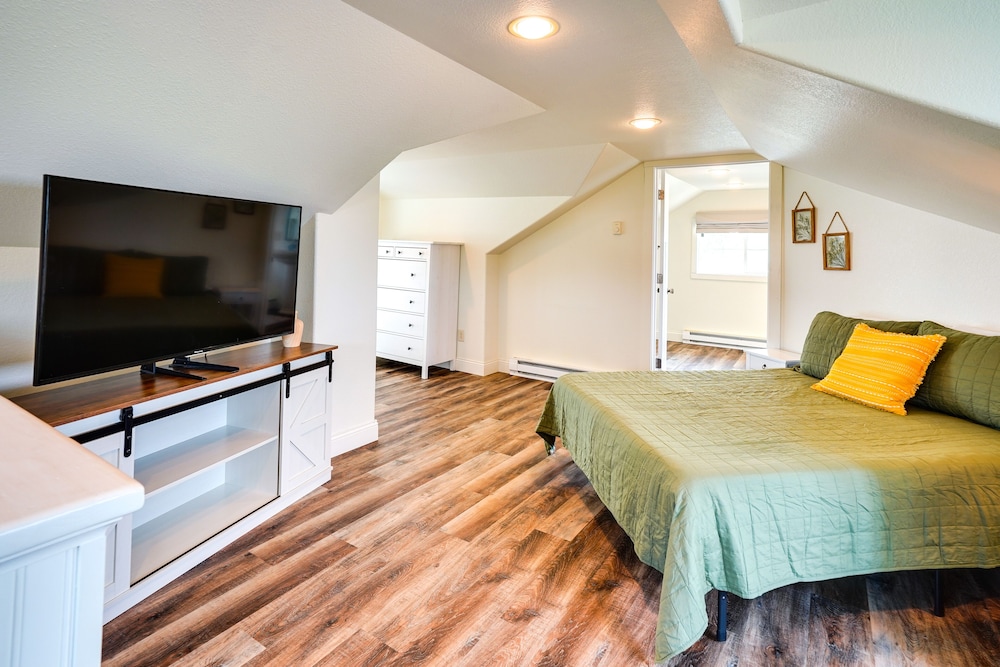 Watertown Vacations - Waterfront Lake Poinsett Retreat w/ Fire Pit! - Property Image 5