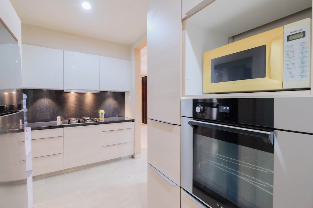 Elegant Earth Tone 3Br At Ciputra World 1 Apartment
