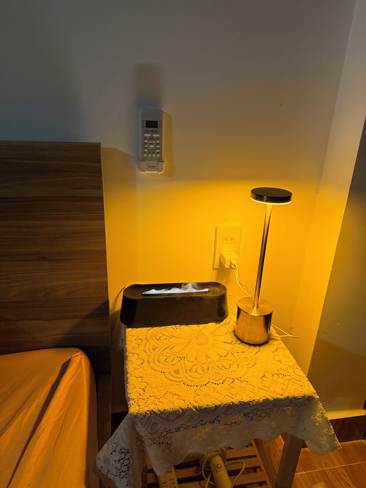 HOMESTAY HALONA