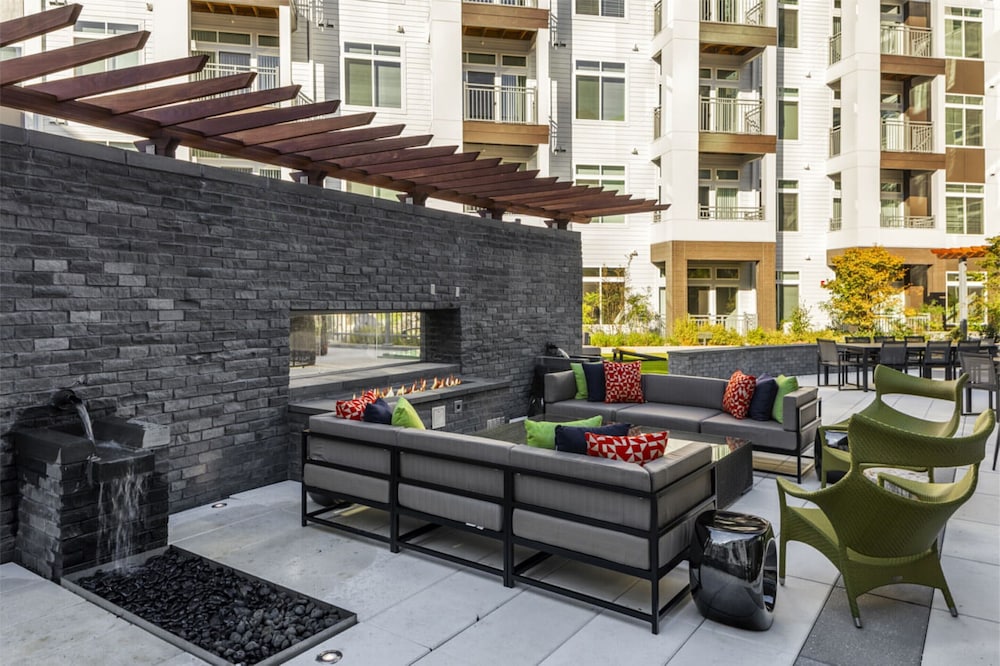 Global Luxury Suites at Reston - Property Image 17