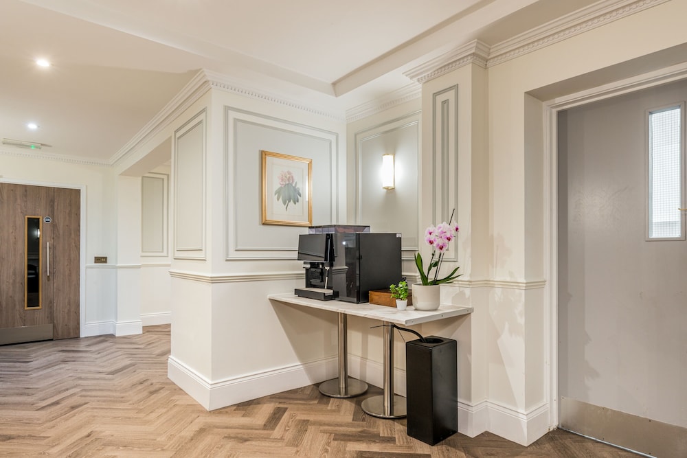 The Princes Square Hotel