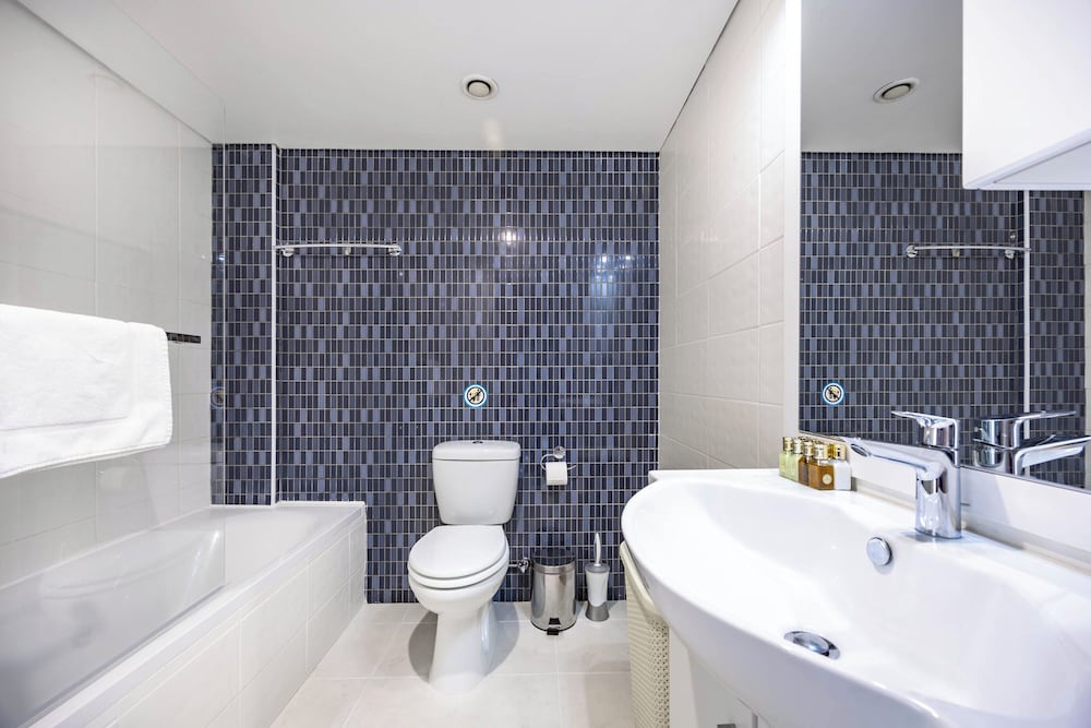 Marathon Beach Apartment With Shared Pool