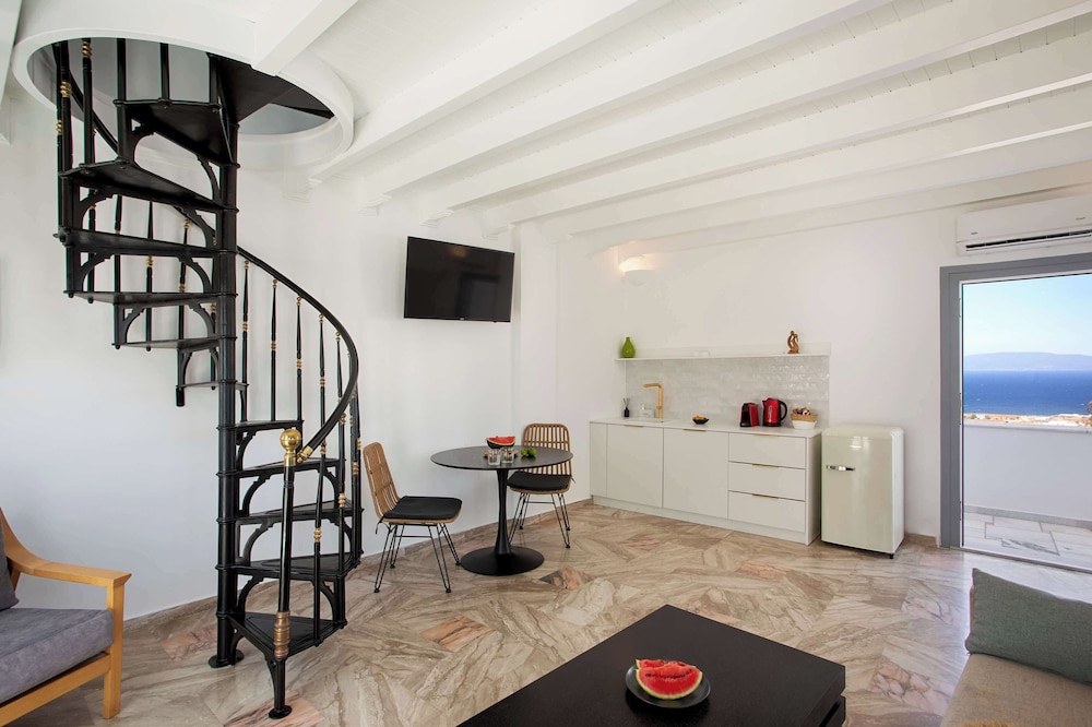 ArmonOia Suites