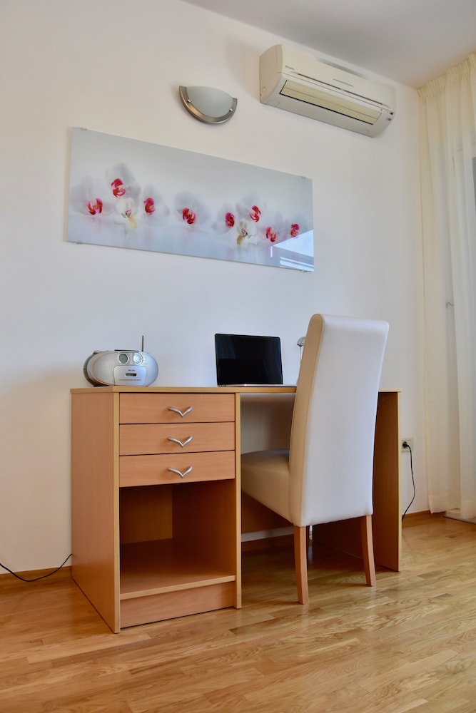 Pervanovo Apartments