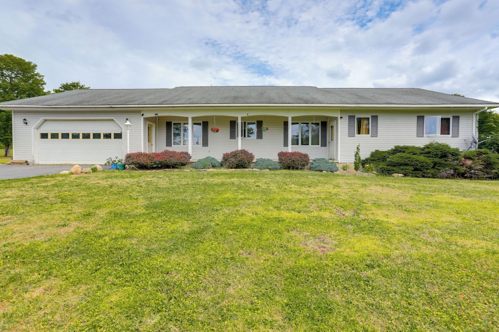 Home w/ Large Yard: 8 Mi to Holiday Valley Resort