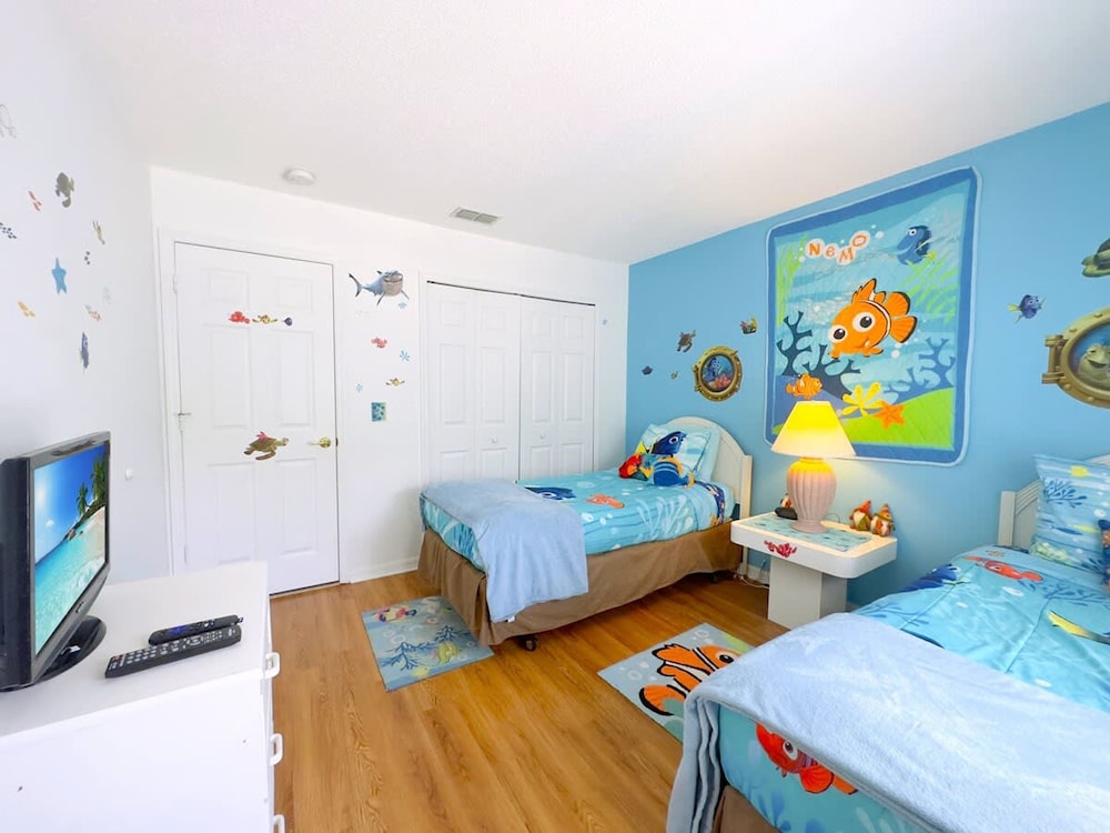 Minutes From Disney Themed 2 Bd Villa With Private Pool