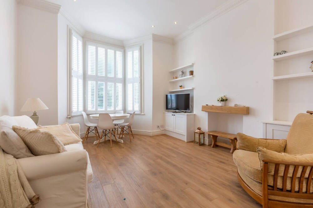 Gorgeous, Newly Renovated 1 Bedroom in Balham With Garden