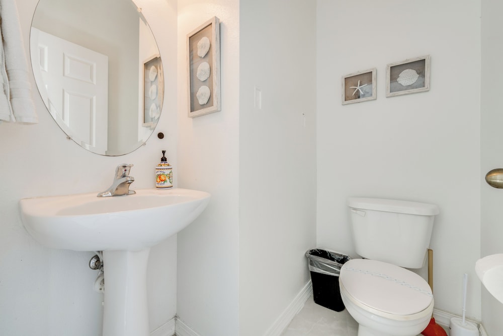 Kissimmee Resort-style Home: Close to Shops & Eats