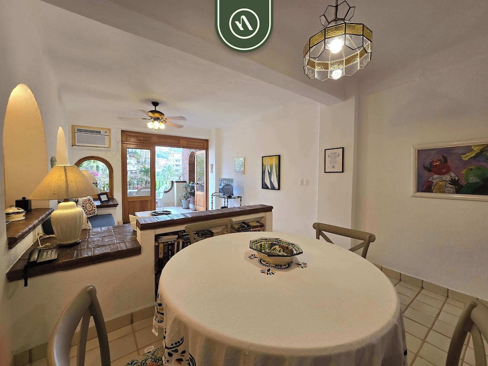 Ocean View 1Br Condo-balcony-beach-pool 406