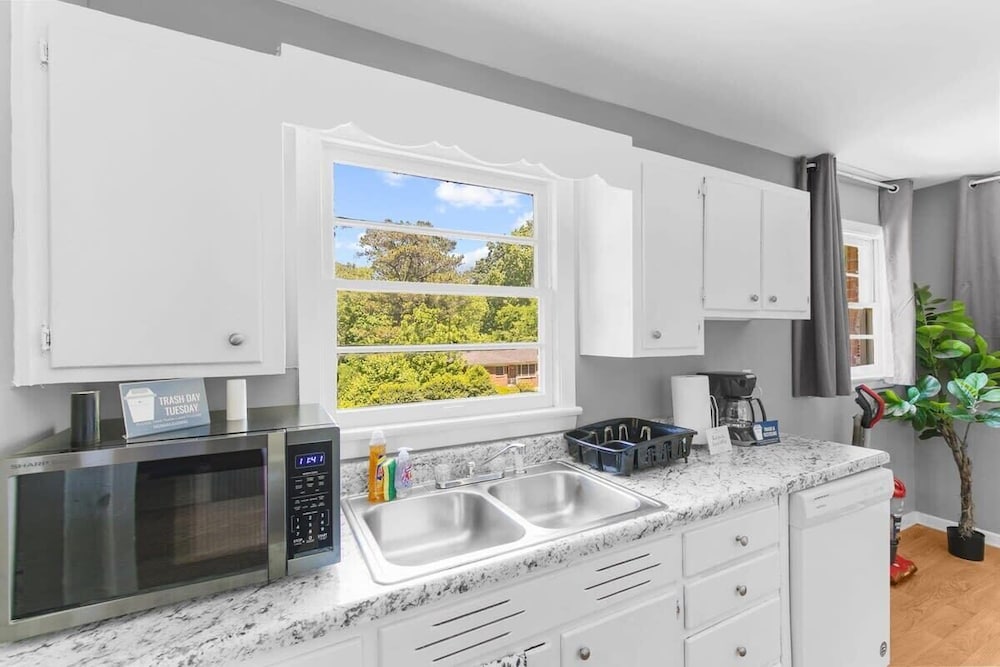 Broadmoor Bungalow - Both Units