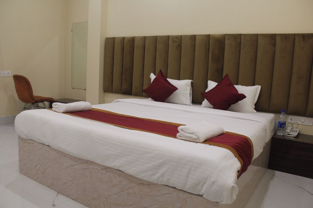 Puri Hotel Manjulata Residency