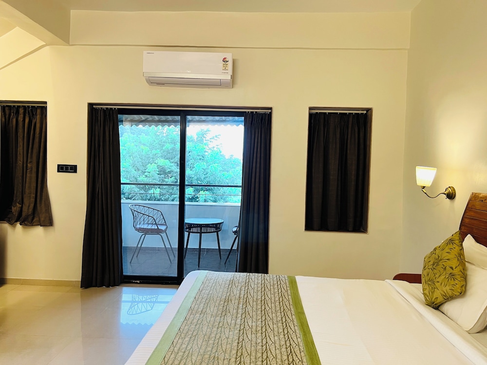 Yash Resort