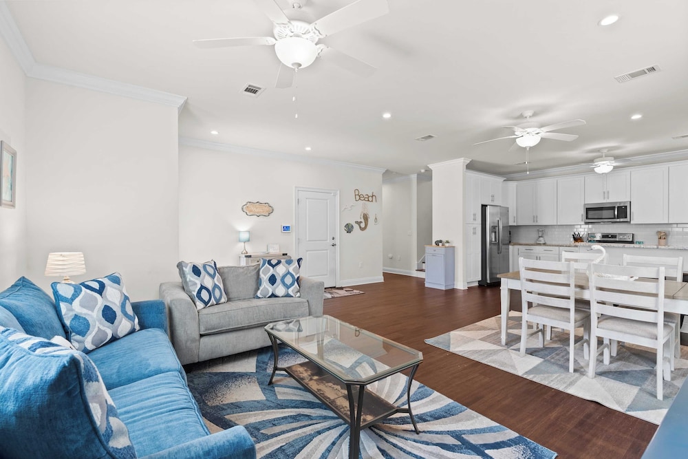 Family-friendly, Close to Beach & Game Room Windswept by Avantstay