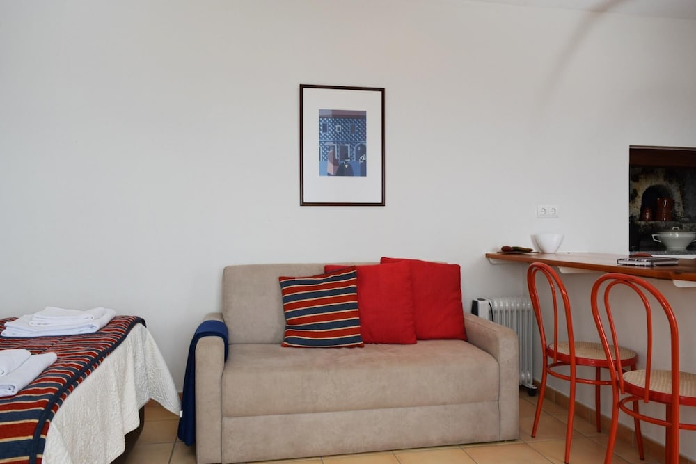 Cicas Studio a Home in Madeira view 4
