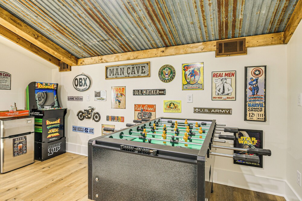 Family-friendly Barndominium Near Greenville!