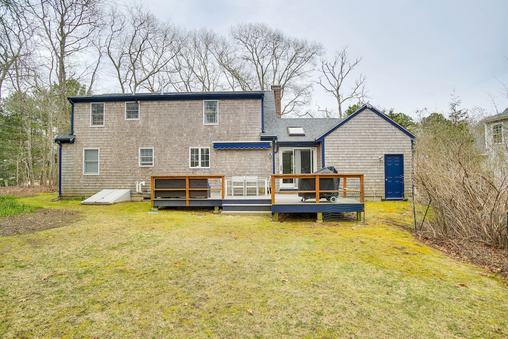 Charming Cape Cod Home ~ 1 Mi to Megansett Beach