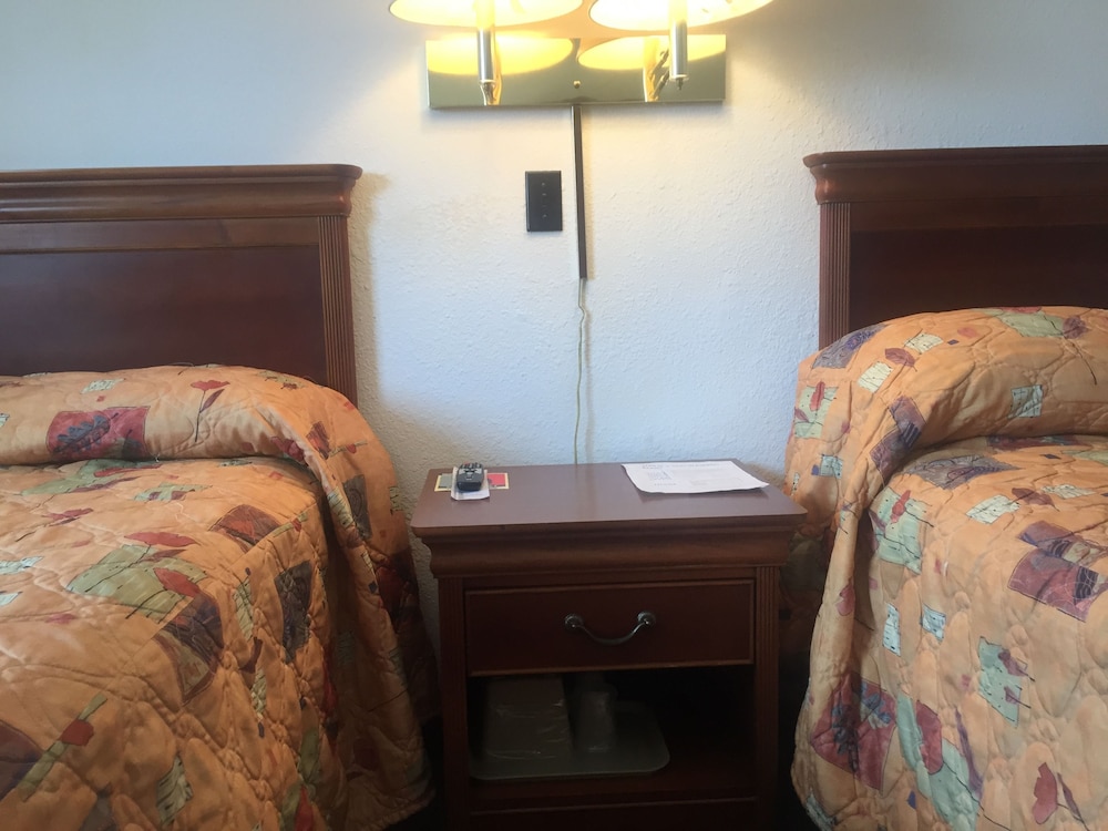 Midway Budget Inn