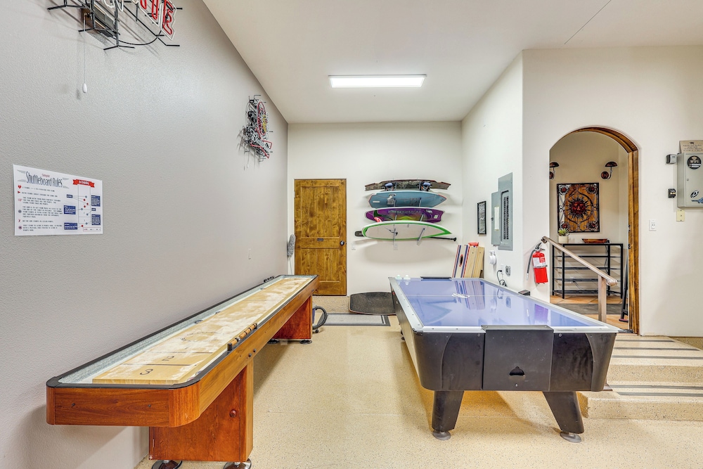 Game Room + Dock: Riverfront Escape in Parker!