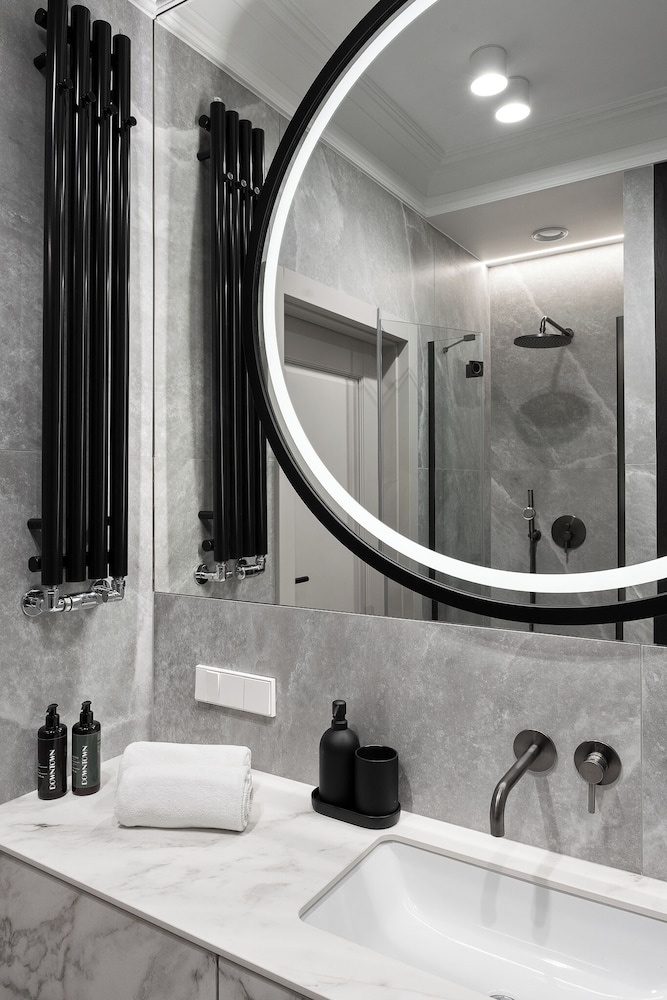Chronos - Warszawa Wola by Downtown Apartments