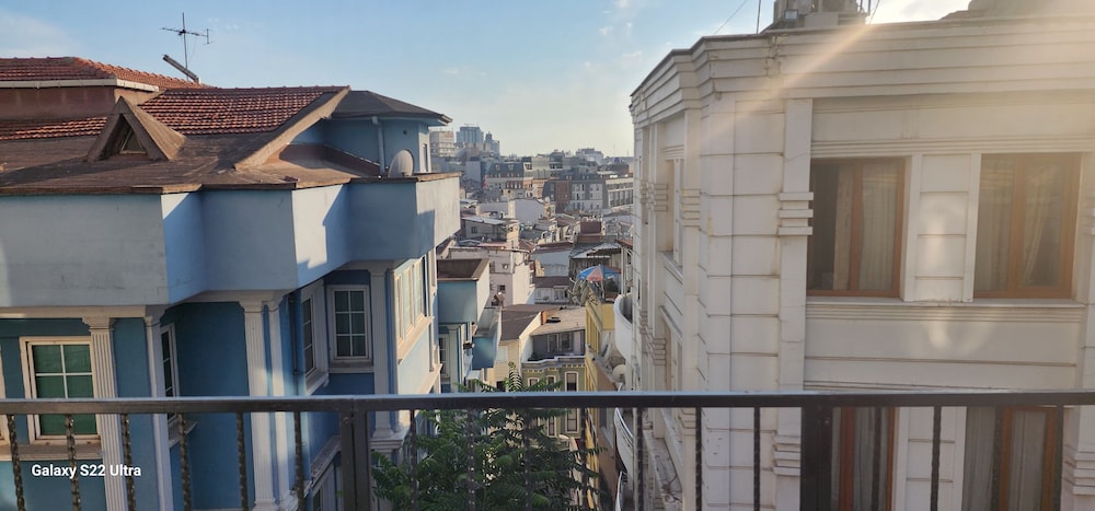 Taksim Royal Suites