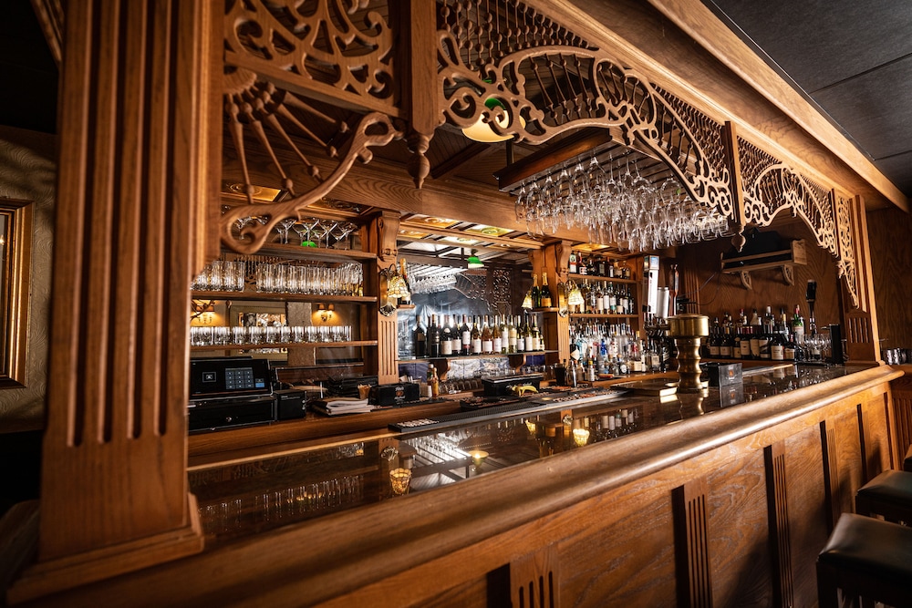 Homeport Inn and Tavern