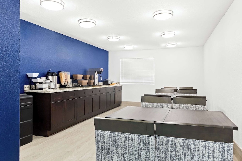 SureStay by Best Western Groves