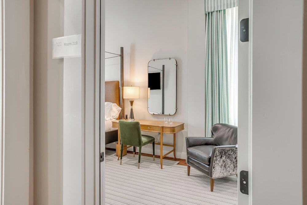 Nutt House Hotel