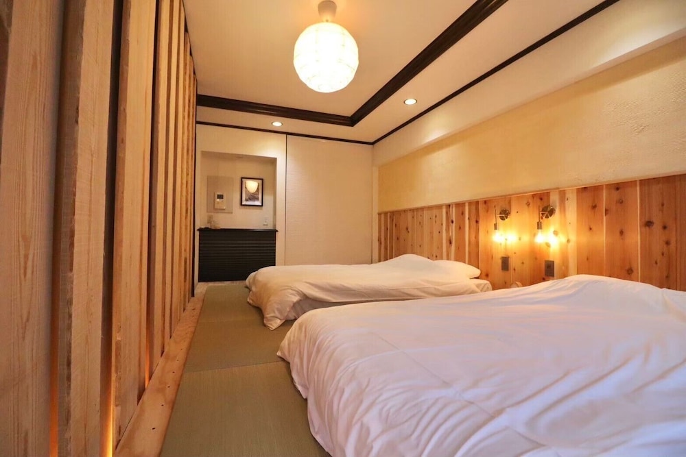 sunmallcrest403