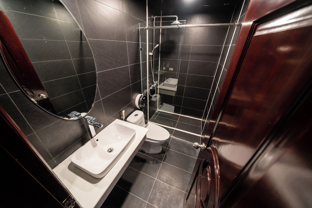 Mad Monkey Hanoi - Hostel