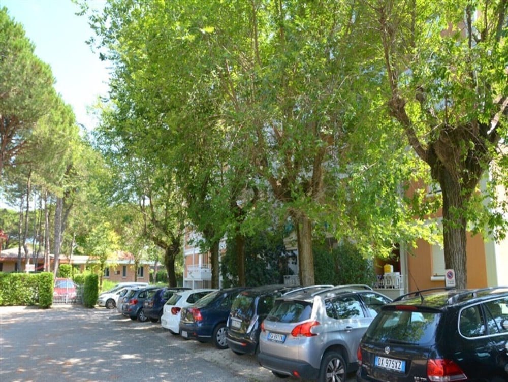 Fantastic Flat With Pool View Just Steps From the sea