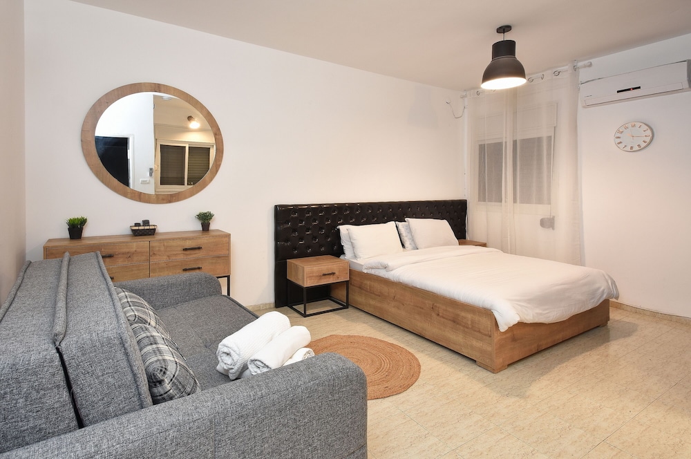 Luxury Villa with heated pool in Zfat view 4