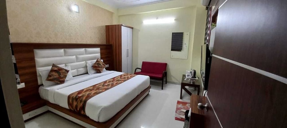 Satyadeep Inn