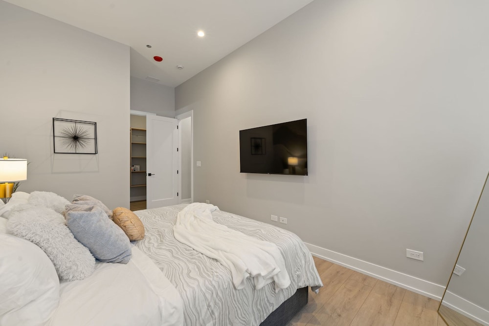 New Building in Med District - Modern 2bed 2bath