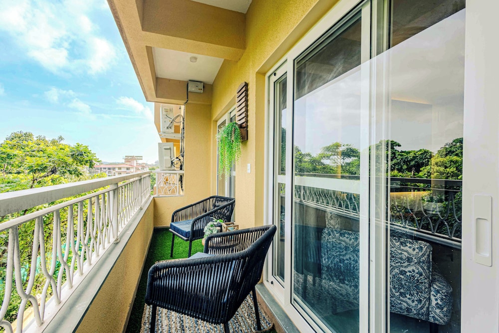 Alaya Stays Veera Marina 1BHK with Pool
