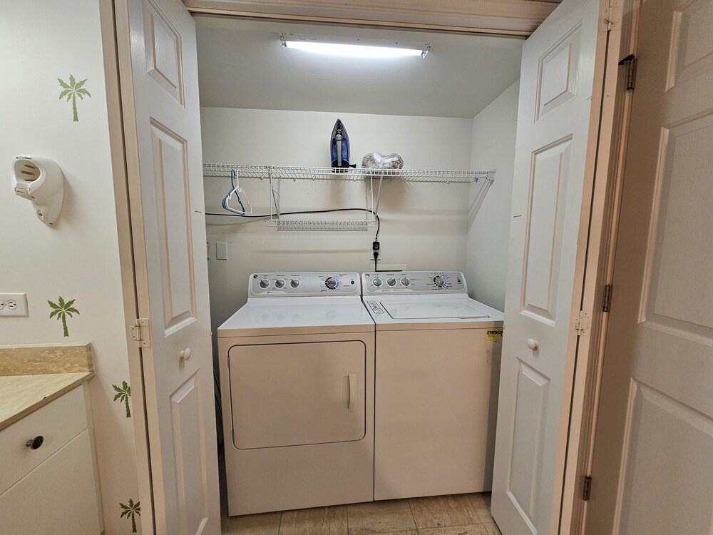 404bt, Ocean View Condo, Full Resort Amenities 2 Bedroom Condo