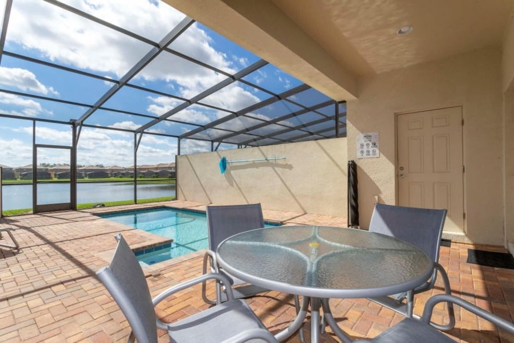Amazing 5BR Private Pool Lakeview Near Disney