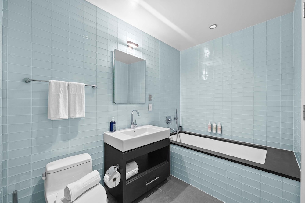 Forte Select Xxii by Rove 2BR Midtown West Apt